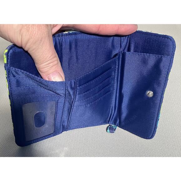 Vera Bradley Wristlet Wallet Katalina Blues Floral Navy Blue Green 6 X 4 Snap - Picture 7 of 7